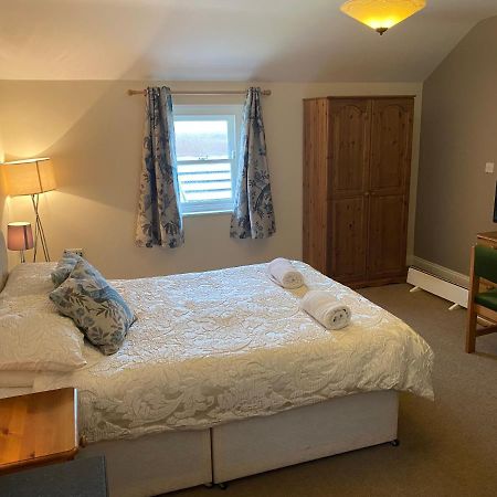 The Duke Of Edinburgh Inn Newgale Екстер'єр фото