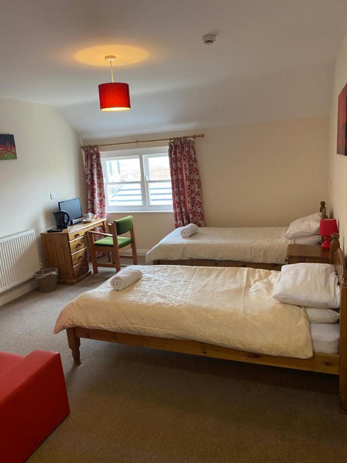 The Duke Of Edinburgh Inn Newgale Екстер'єр фото