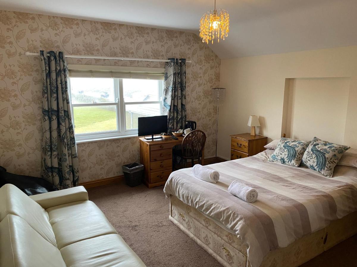 The Duke Of Edinburgh Inn Newgale Екстер'єр фото