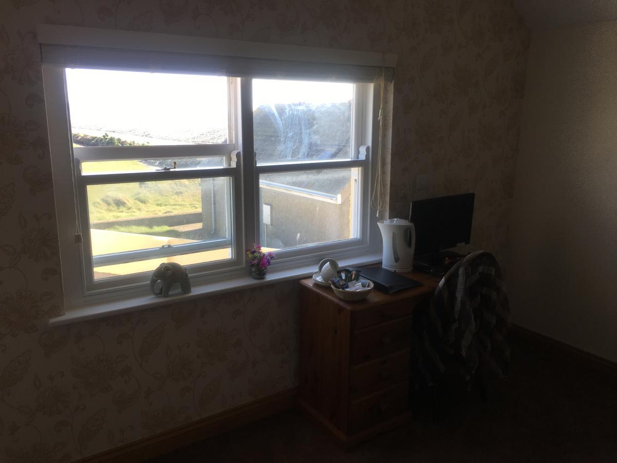 The Duke Of Edinburgh Inn Newgale Екстер'єр фото
