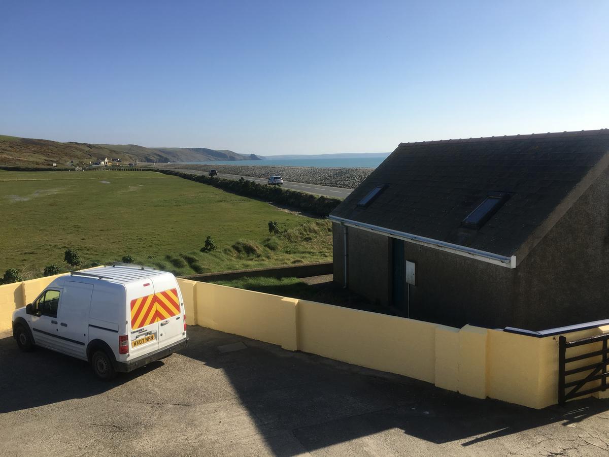 The Duke Of Edinburgh Inn Newgale Екстер'єр фото